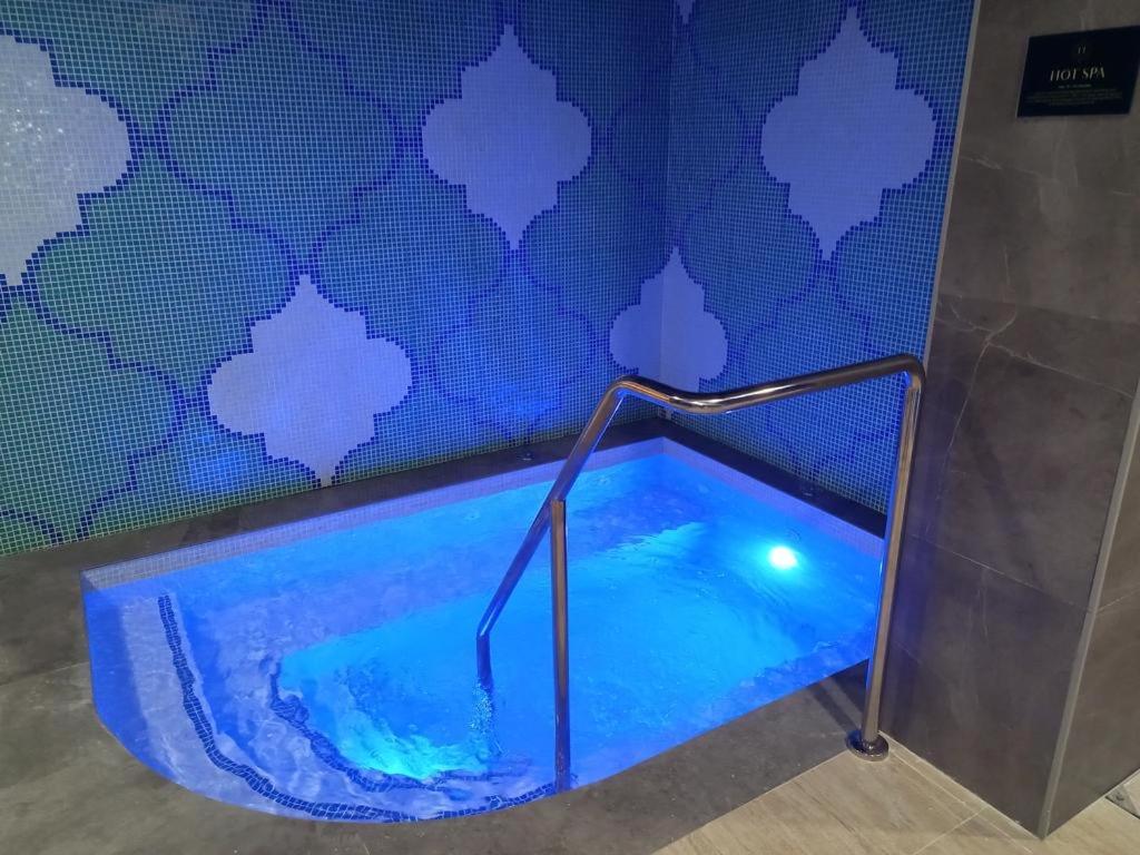 New Cp Luxury Studio With Spa Gibraltar Bagian luar foto