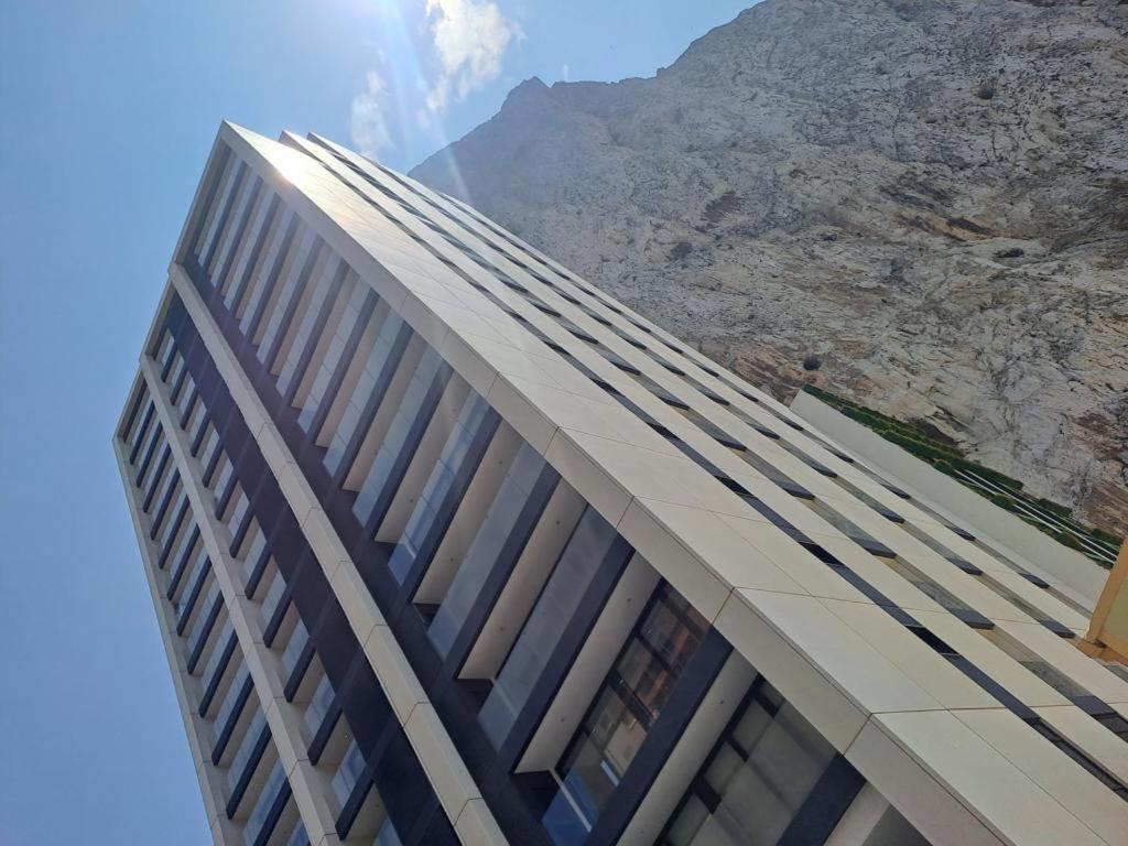 New Cp Luxury Studio With Spa Gibraltar Bagian luar foto
